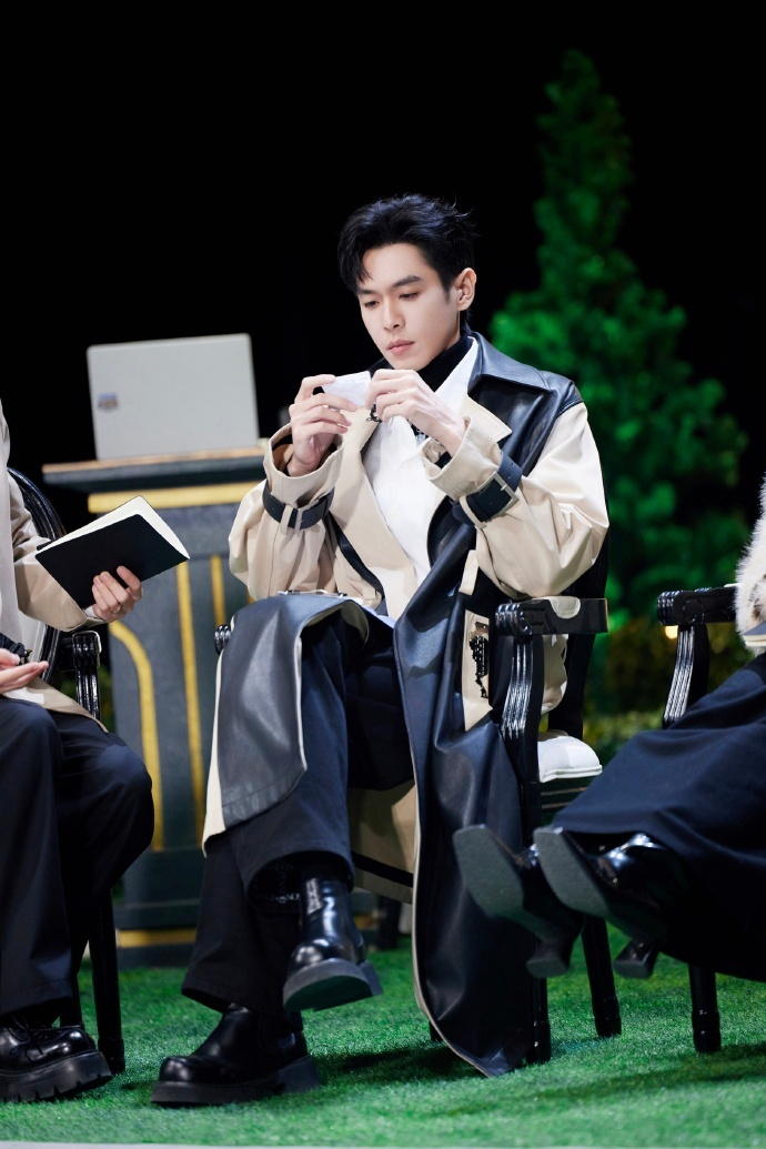 张若昀大侦探剧照张若昀真是好看的有点过分的一款侦探