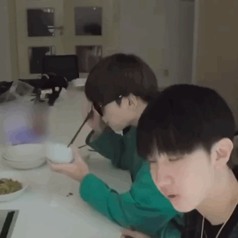 翟潇闻,干啥啥都行 尤其吃饭第一名