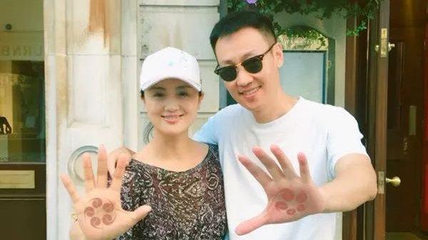从校服到婚纱,相爱32年0绯闻,有一种爱情叫辛柏青朱媛媛