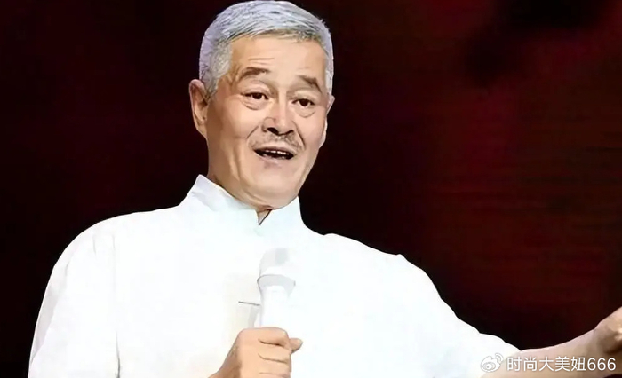赵本山现身澳门喜剧节,众人起身致敬,彰显排面|赵本山|喜剧|小品_新浪