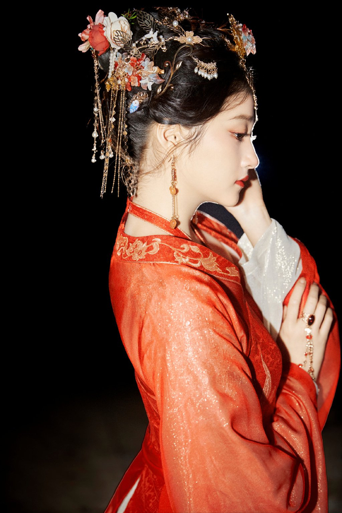 关晓彤红衣胜雪绝美我心上人意中人