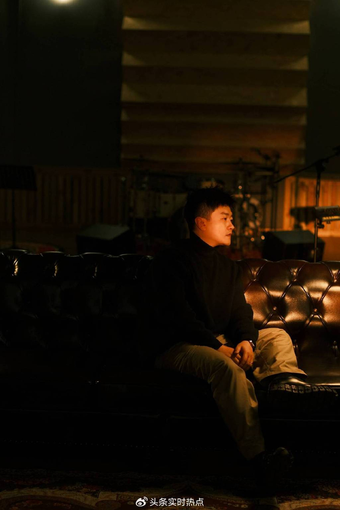 歌手闫安时隔17年后再度崭露头角正式发布全新专辑卅柒