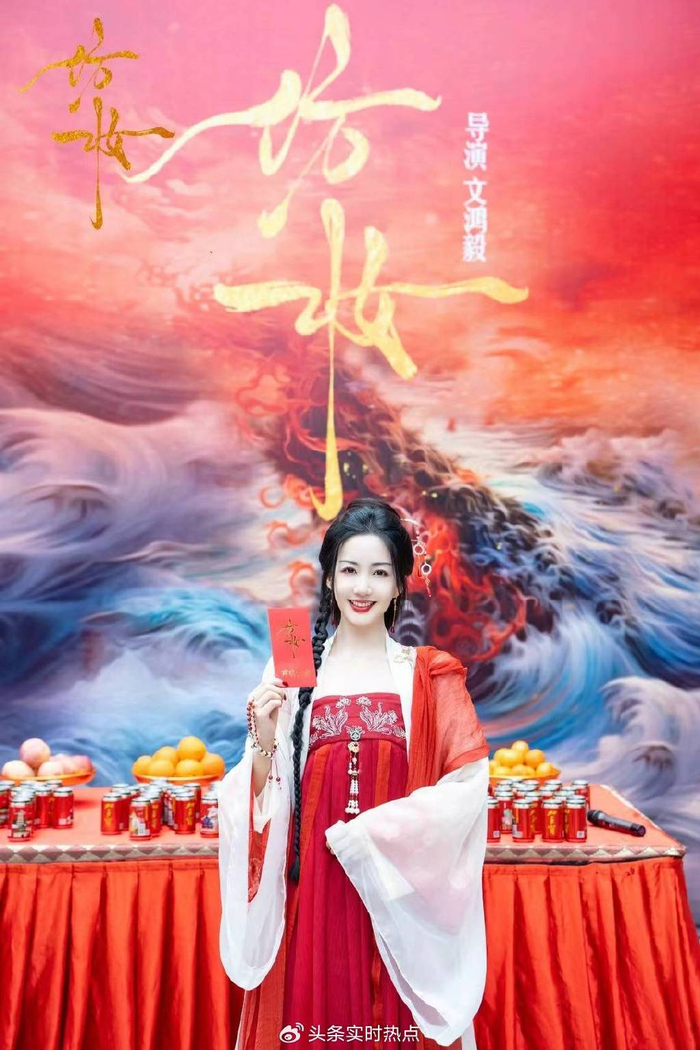 网剧仿妆开机挑战升级陈欣予一人分饰两角