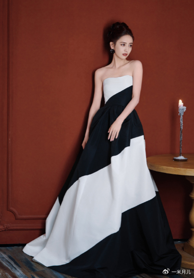 娱乐看点>正文>佟丽娅(liliya),1983年8月8日出生于新疆伊犁察布查尔