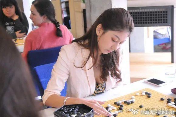 柯洁怪女棋手胸大图片