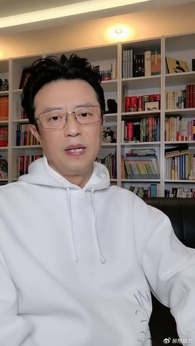 前央视主持人白燕升,7岁儿子被成年男子两次抱摔,头部受伤严重|白燕升