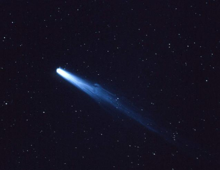 每76年回归一次神秘的哈雷彗星是怎么被发现的