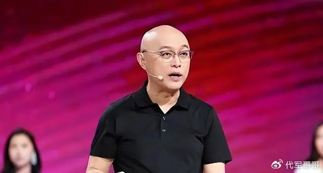 她在《非诚勿扰》上站5年,爆灯无数却不牵手,如今33岁怎样了?