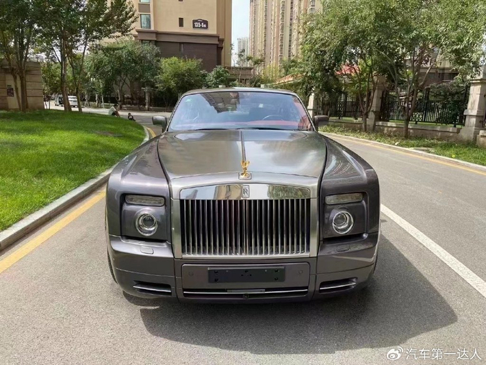 经典老爷车圆灯劳斯莱斯幻影双门轿跑车