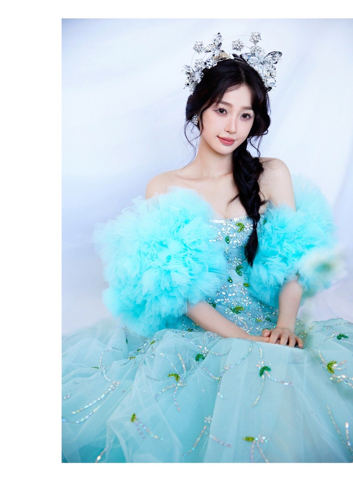 虞书欣两个卫视春晚的造型两种风格好美丽的欣欣子