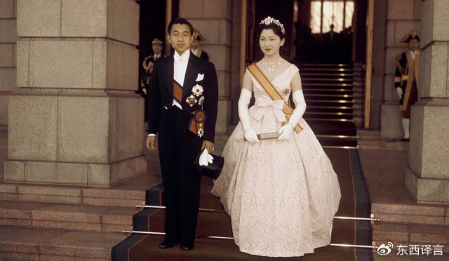 日本上皇后美智子过90大寿,退位后就没买新衣服,暗中接济真子__财经头条__新浪财经