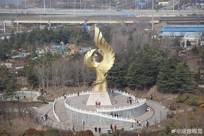正月初五沂河新区皇山东夷文化公园那是一个热闹啊