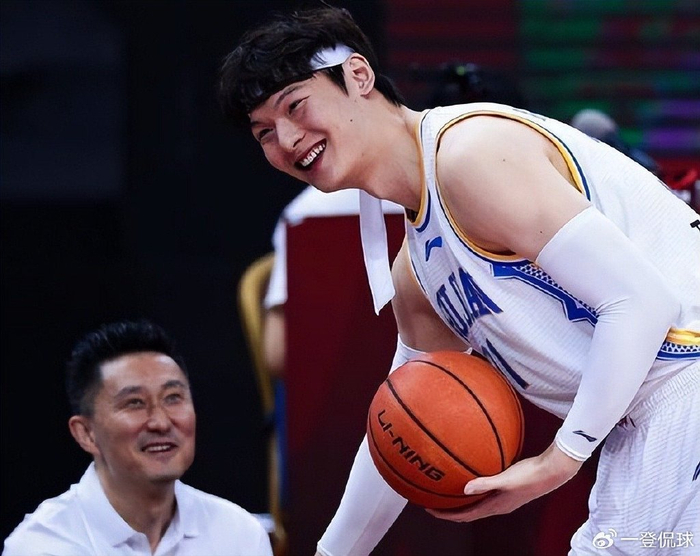 cba焦点战:广东vs上海,杜锋调侃王哲林复出,周琦压力来了|王哲林|cba