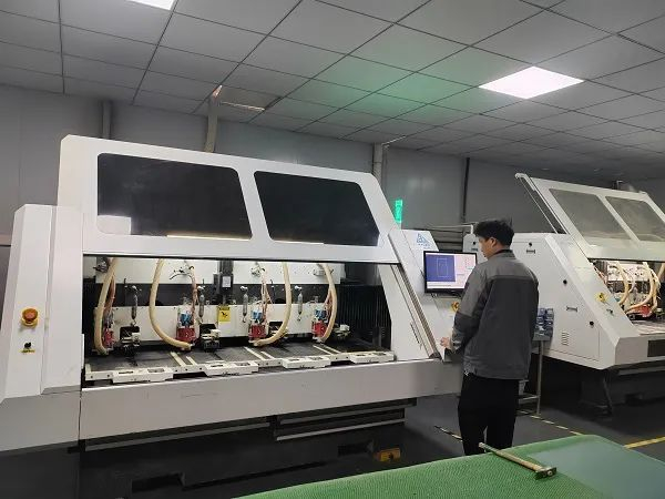 走进一家老化板及特种材料pcb生产企业|电子|生产企业|遂宁_新浪新闻