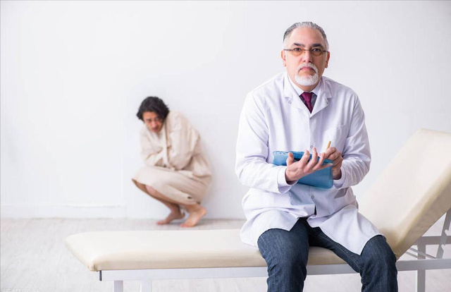 医生怎么证明患者有精神病?如何分辨正常人装疯?|肿瘤|精神分裂症|皮肤病|罗森汉恩|精神病院_新浪新闻