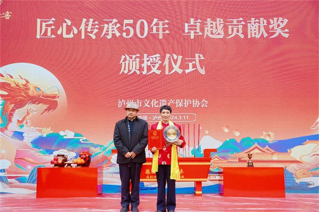 匠心传承50年 白酒江湖书写传奇人生—记唐朝老窖第六代传承人刘本良