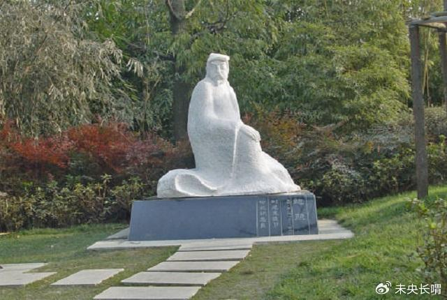 鲍照的诗想象奇特下字险仄且吸收民歌上承汉乐府下启唐朝律诗