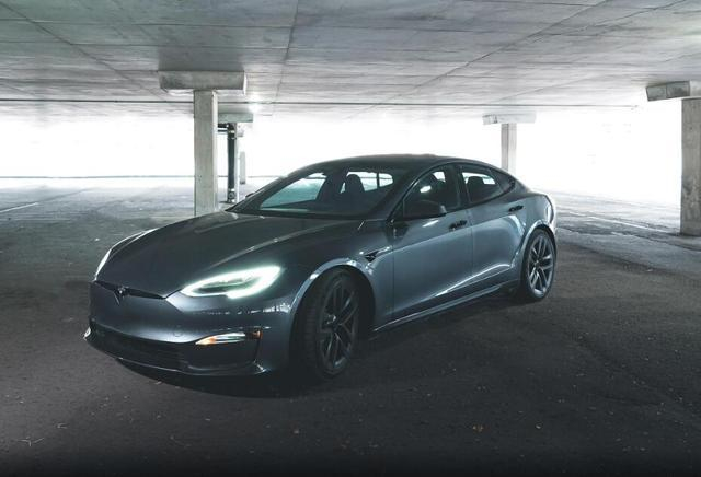 特斯拉model s plaid换装运动座椅!