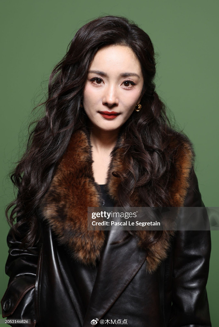 时装周女明星的外网无修生图