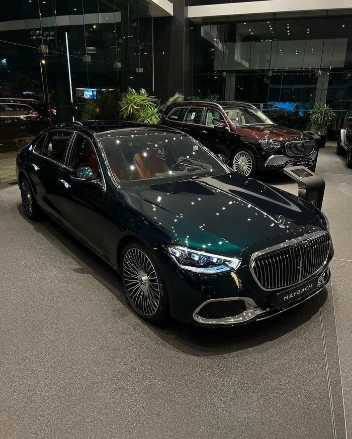 终极顶配w222迈巴赫s级,一起来感受下奢华的后排吧!__财经头条