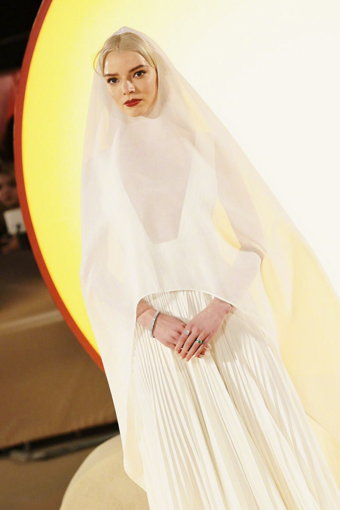 亮相沙丘2伦敦首映礼的安雅anyataylorjoy