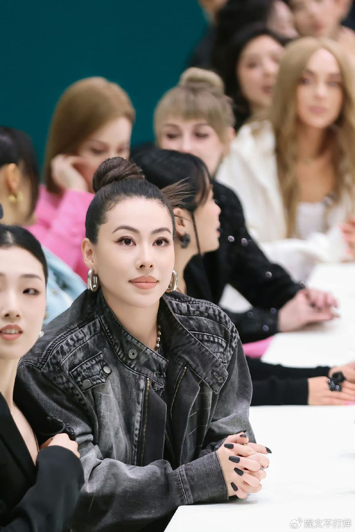 蔡诗芸《乘风2024》初舞台气场全开 《wifey》绽放野性之美