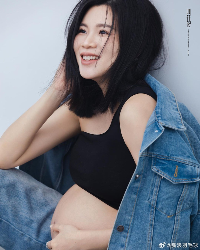 吴柳莹孕期杂志写真