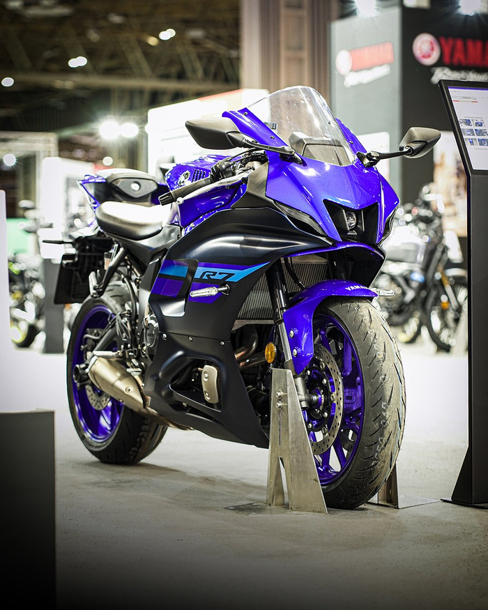 美图赏析丨 雅马哈 r7 新颜色|雅马哈|美图|颜色_新浪新闻