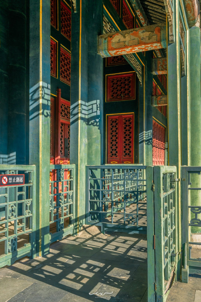 绿墙黑瓦独一无二北京故宫61文渊阁摄影