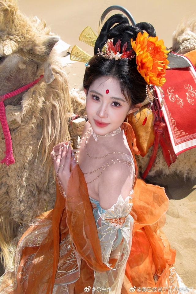 丝路遗韵落指尖，敦煌一梦醉千年️出镜：@我已经试了十个网名了 敦煌