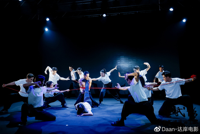 吴京刘天池联手打造“影武者” 创新教学动作表演包容兼收