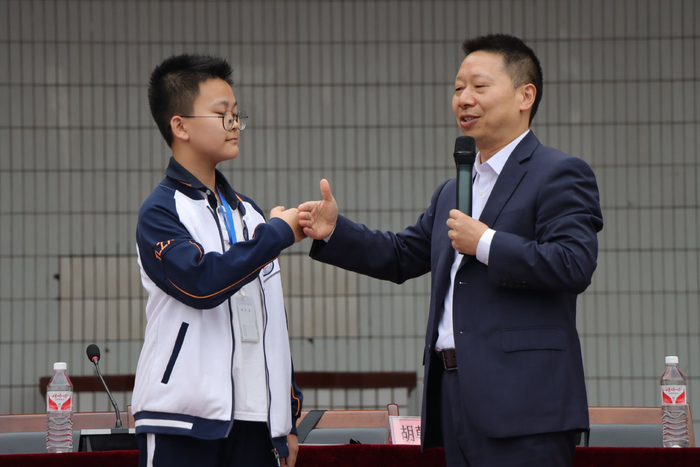 绽放自我 笑迎未来 铜梁中学校举办心理健康教育团辅活动