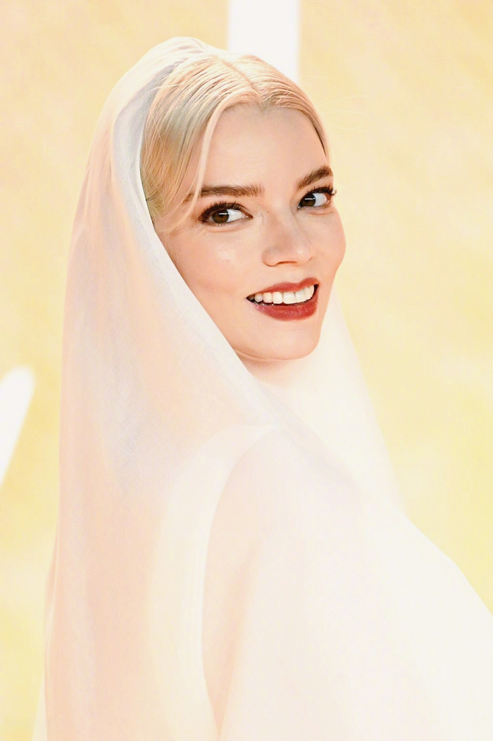 亮相沙丘2伦敦首映礼的安雅anyataylorjoy