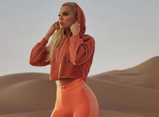 会装嫩67岁老卡戴珊穿健身服秀身材独特韵味42岁男友很听话