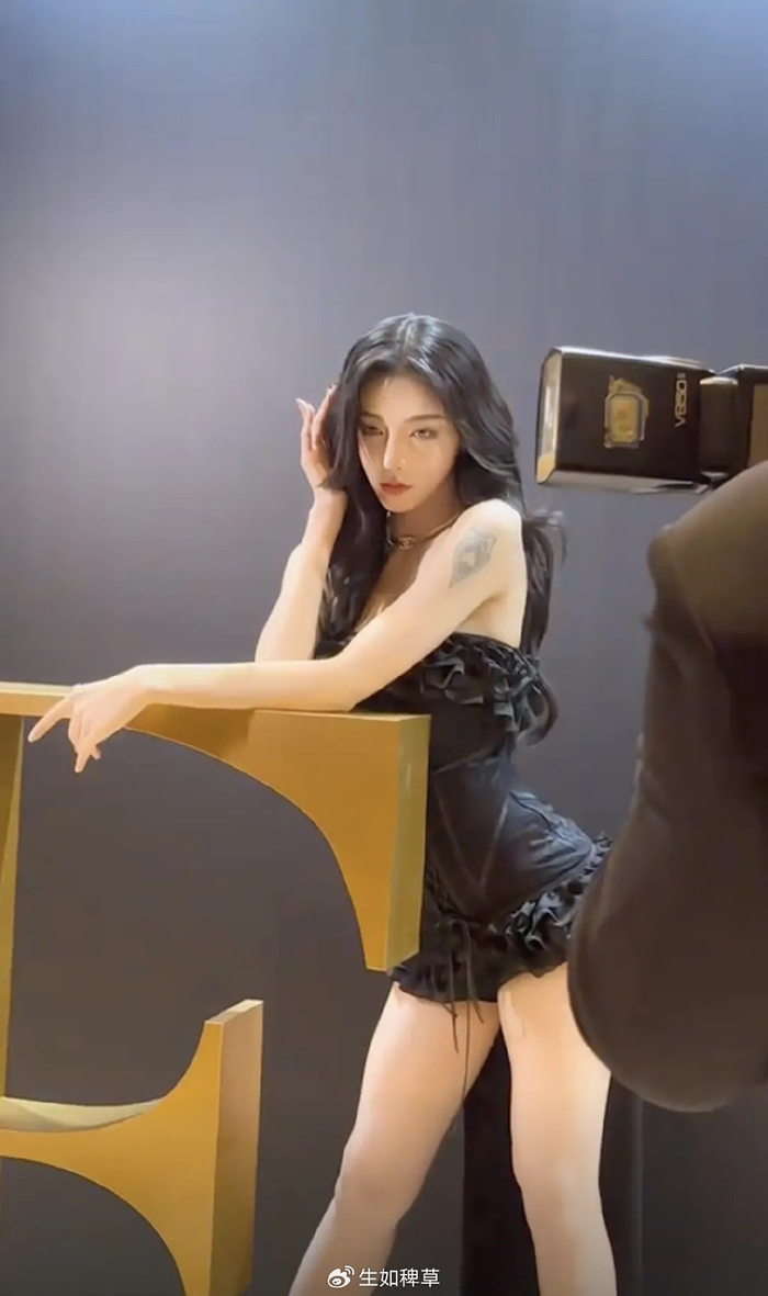 "御姐女神"越小越丝滑入梦!