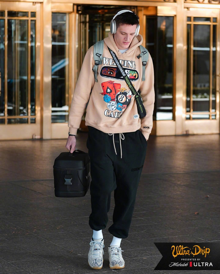 今日球员穿搭look,谁是最佳型男?