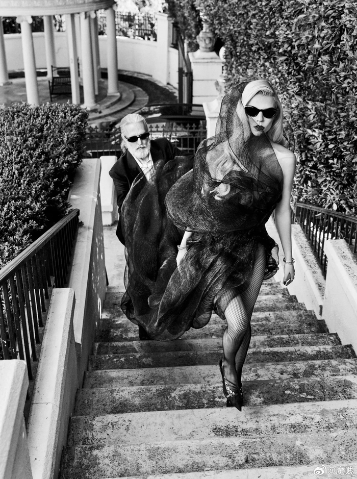 安雅·泰勒-乔伊《flaunt》杂志写真