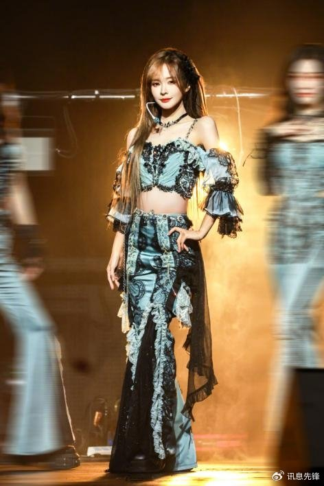 SNH48的盛夏再临:谁将加冕新王|SNH48 GROUP|杨冰怡|盛典|粉丝|舞台_新浪娱乐_新浪新闻