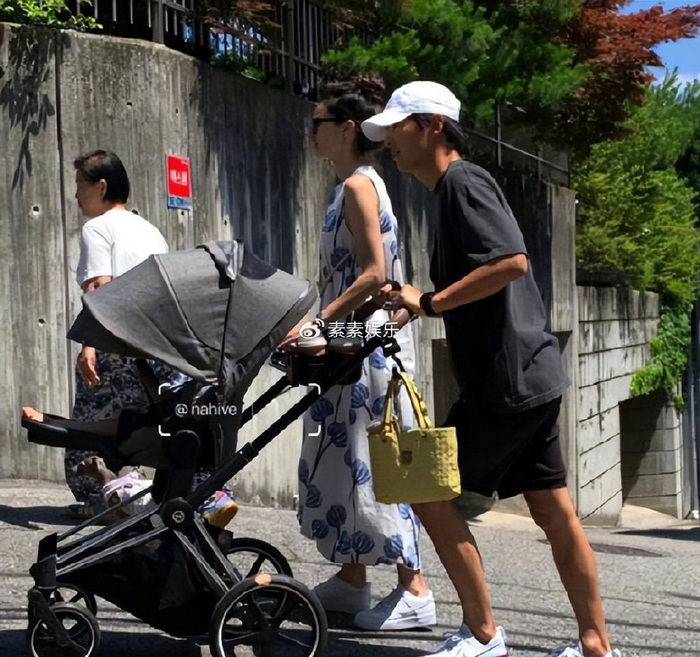宋慧乔拼事业,如果照当下宋仲基老婆怀孕的速度与想法来看,双宋离婚的