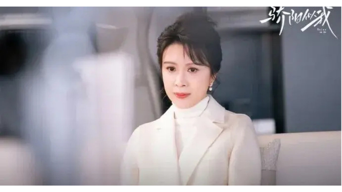 《骄阳似我》：男人的“白月光”找上门，原配何去何从？