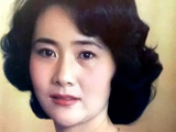 她是央视春晚主持人，吞300片安眠药自杀未遂，抢救7天救回小命