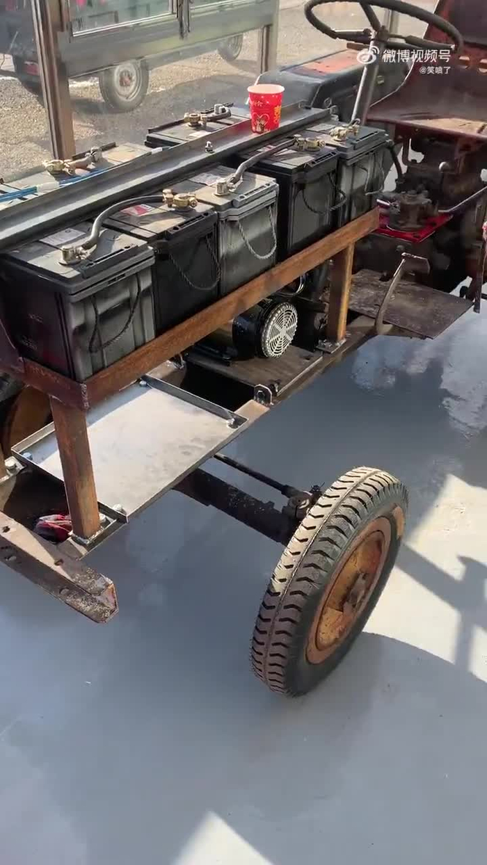 你们见过电动拖拉机🚜吗?我是第一次见