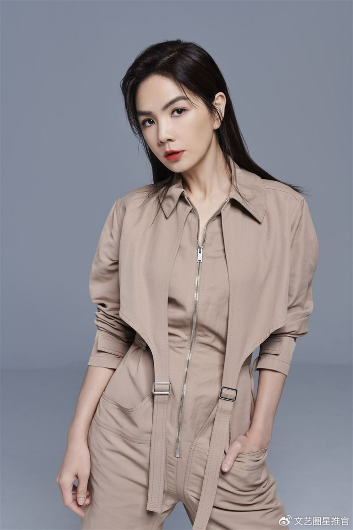 ella日本街头与爸爸十指紧扣引争议!