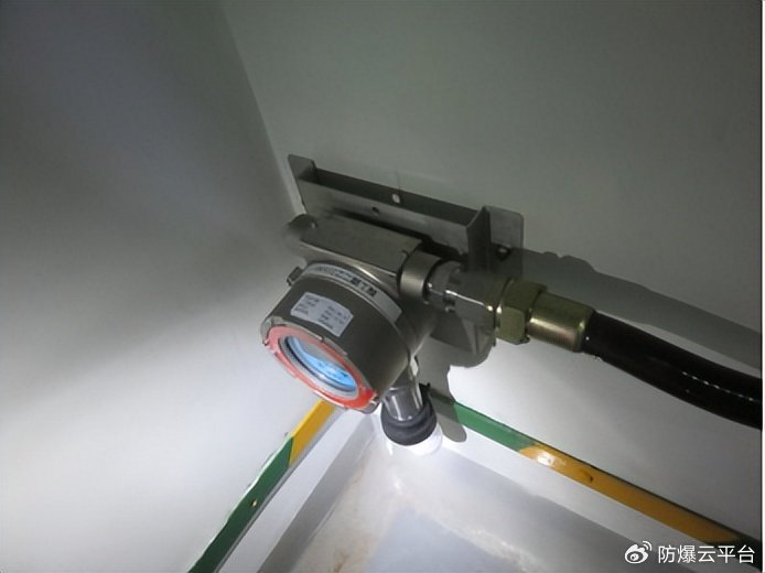 防爆挠性管属钢管布线的一部分为了避免应力损伤,防爆挠性管应以钢管