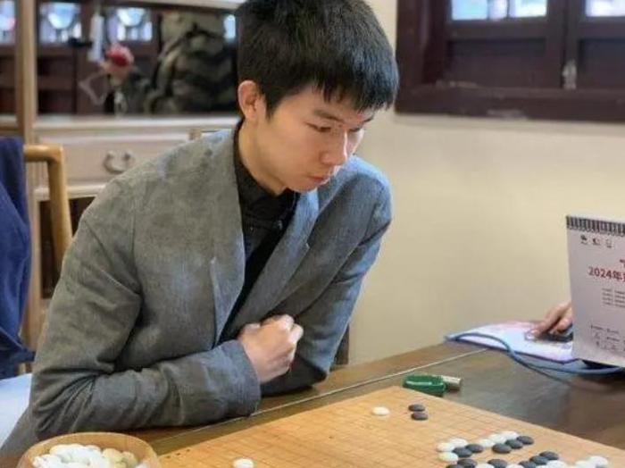 辜梓豪天元围棋图片