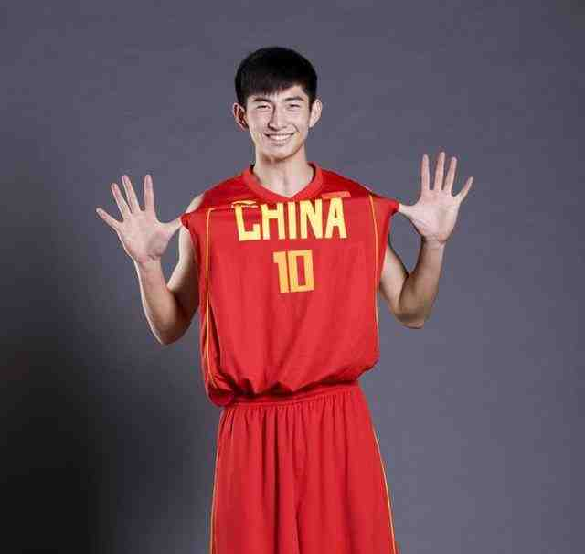 大家还记得曾经的国手衡艺丰吗?在失业的球员中,你觉得谁比较可惜?