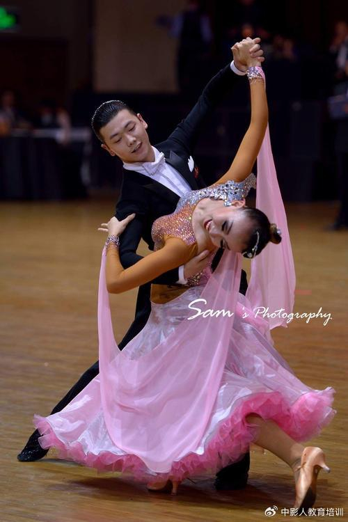 翩翩起舞影犹在,奇迹是努力的另一个名字|舞蹈|自娱性|名字_新浪新闻