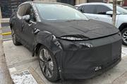 定位纯电小型SUV/预计年内亮相 疑似沃尔沃EX30谍照首曝