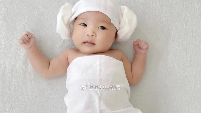 宝宝满月，亲戚“好心办坏事”，妈妈不犹豫的否决
