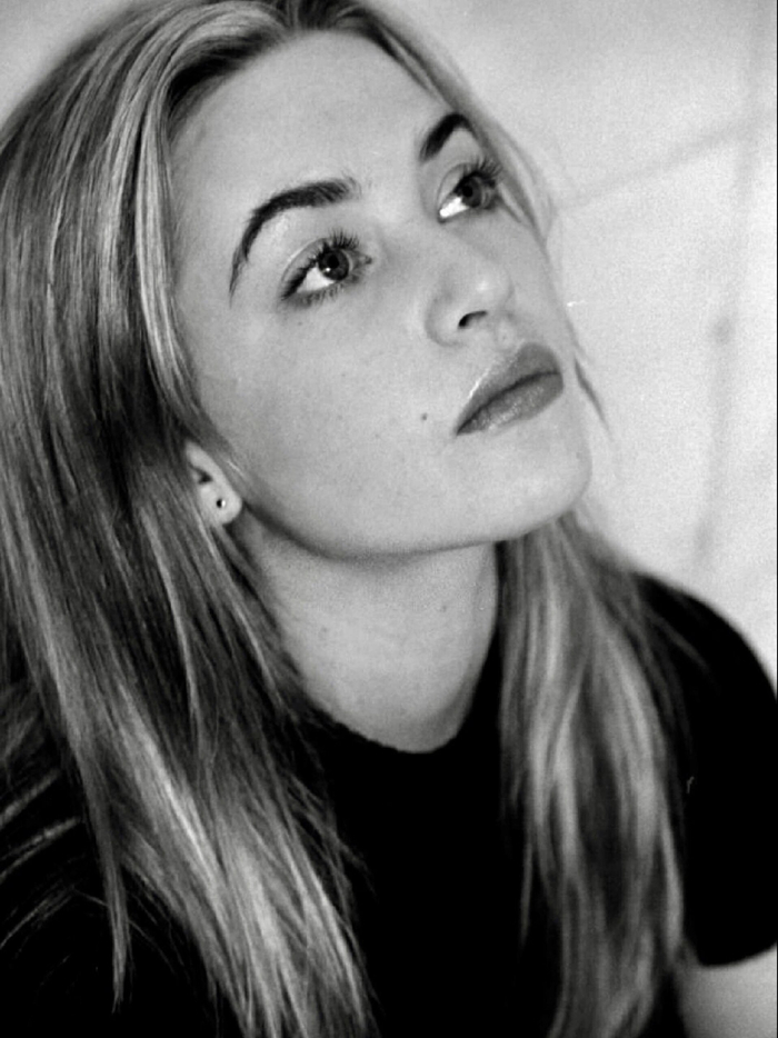 20岁的凯特·温斯莱特·1995黑白珍藏图集__财经头条